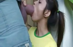 Une baise sexy en plein film prono en francais air et une baise anale